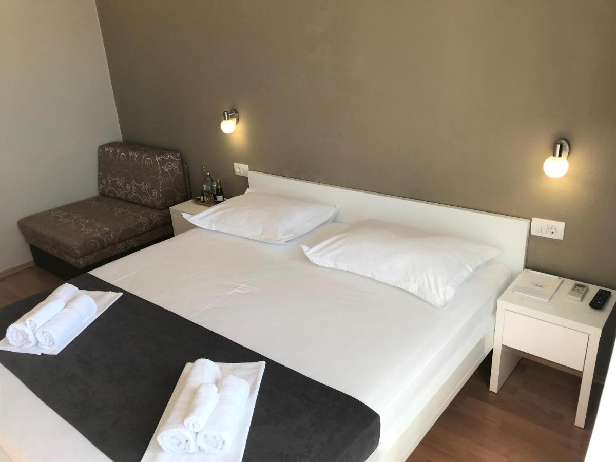 Berulia Accommodation Brela Kültér fotó